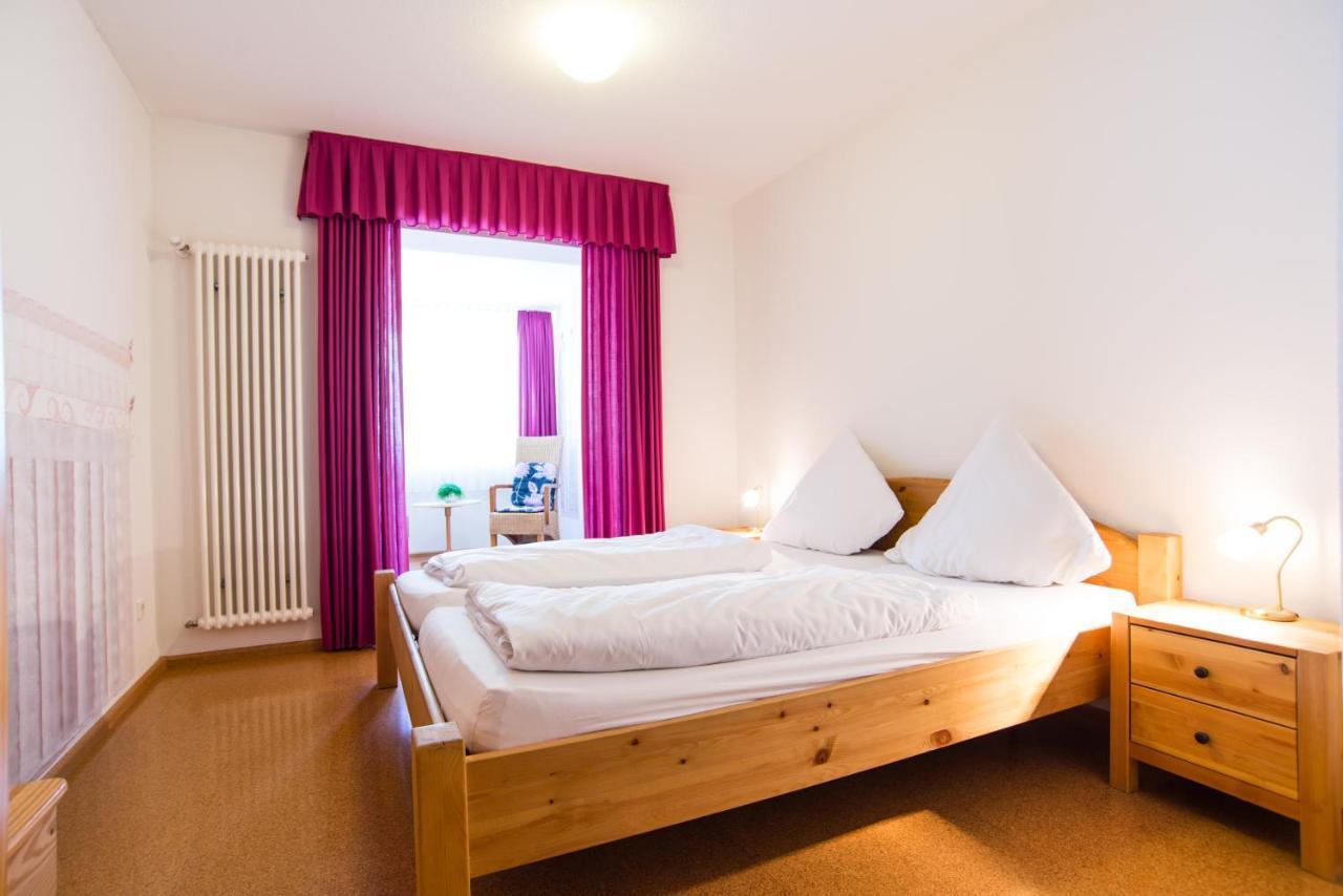 Gasthaus Pension Loewen Freiburg im Breisgau Buitenkant foto